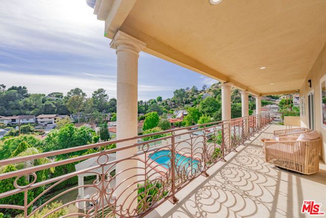 688 Glenmore Boulevard, Glendale, CA 91206