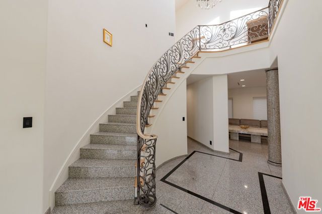 688 Glenmore Boulevard, Glendale, CA 91206