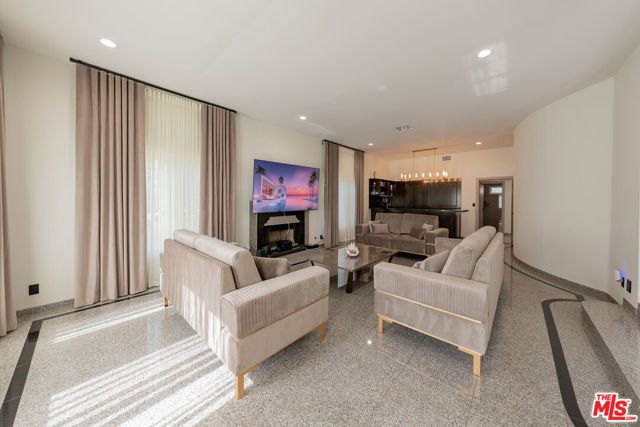688 Glenmore Boulevard, Glendale, CA 91206