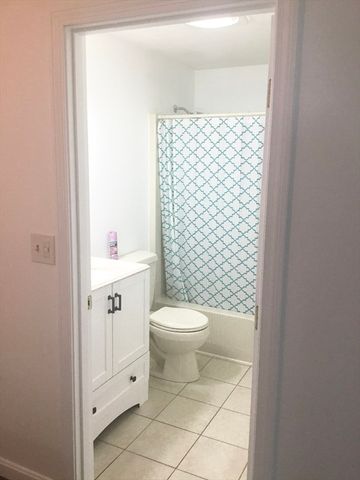 48 King St 48, Mansfield, MA 02048