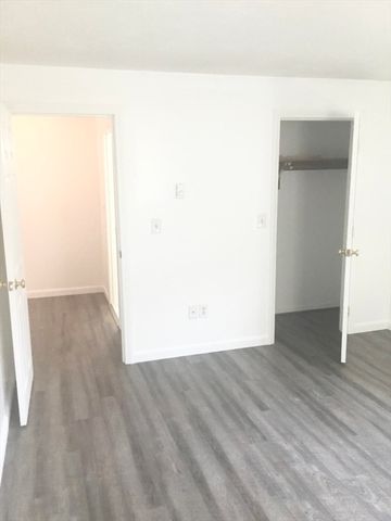 48 King St 48, Mansfield, MA 02048