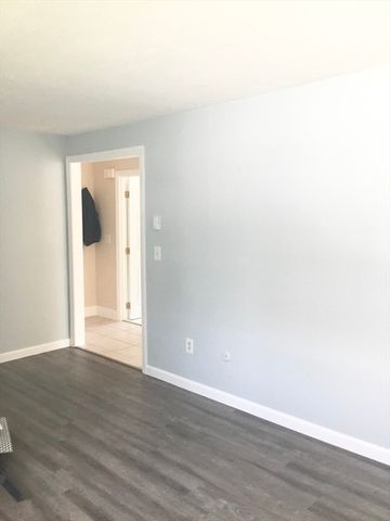 48 King St 48, Mansfield, MA 02048