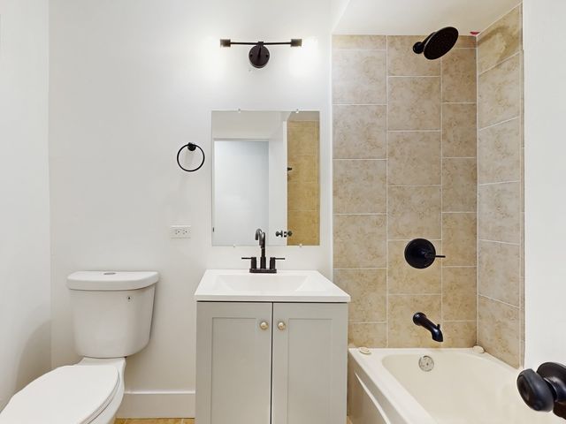 10358 Michael Todd Terrace 1E, Glenview, IL 60025