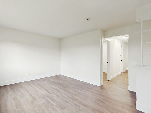 10358 Michael Todd Terrace 1E, Glenview, IL 60025
