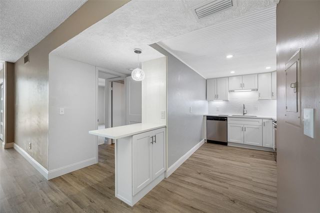 10216 REGAL DRIVE 208, Largo, FL 33774