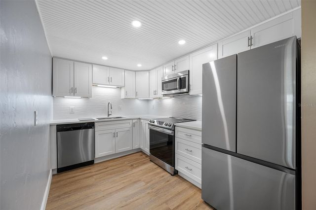 10216 REGAL DRIVE 208, Largo, FL 33774