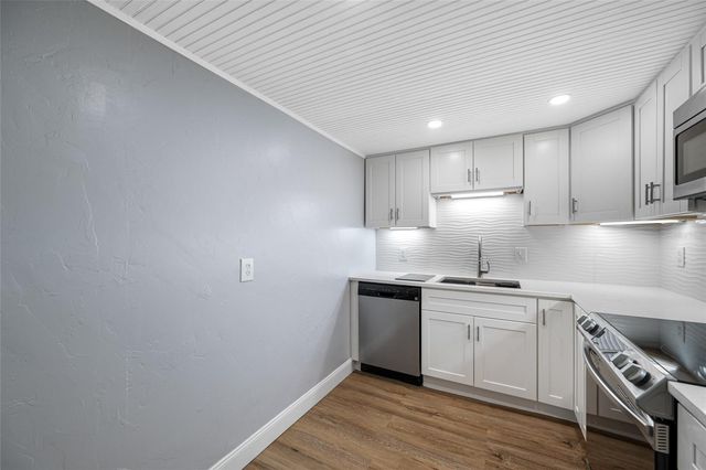 10216 REGAL DRIVE 208, Largo, FL 33774