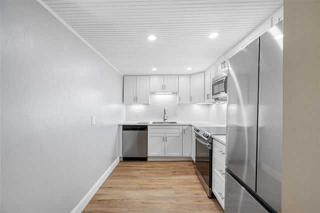 10216 REGAL DRIVE 208, Largo, FL 33774