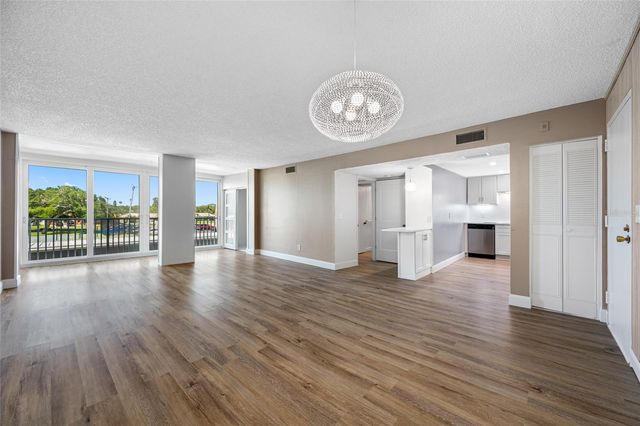 10216 REGAL DRIVE 208, Largo, FL 33774