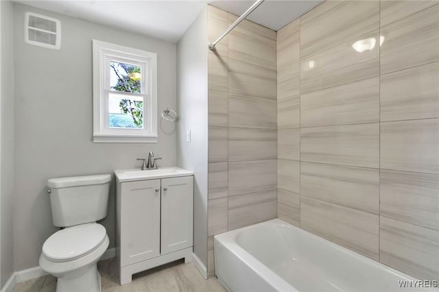 12482 Broadway Street, Alden, NY 14004