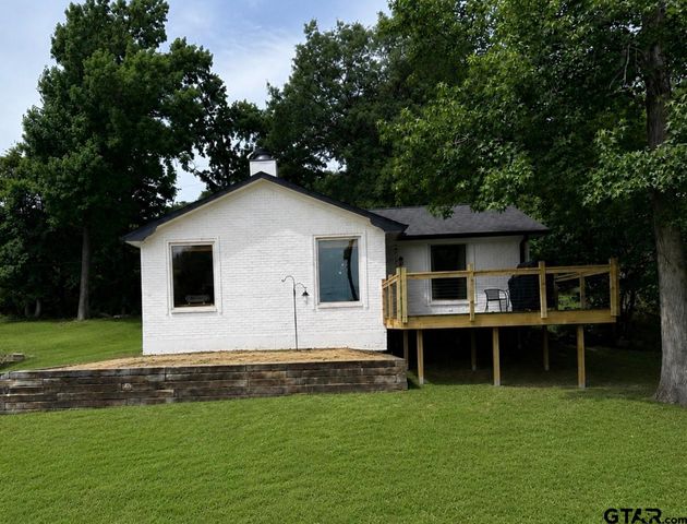 22733 Creekwood Dr, Flint, TX 75762