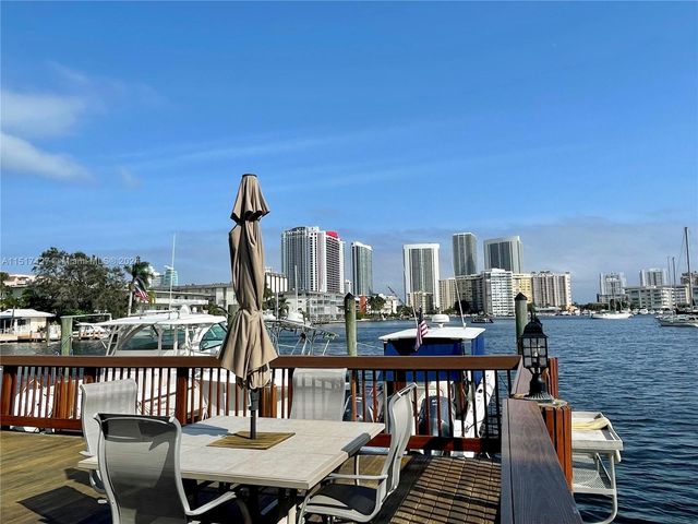 462 Golden Isles Dr 210, Hallandale Beach, FL 33009