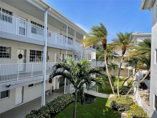 462 Golden Isles Dr 210, Hallandale Beach, FL 33009