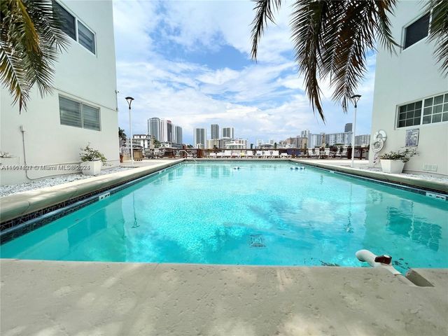 462 Golden Isles Dr 210, Hallandale Beach, FL 33009