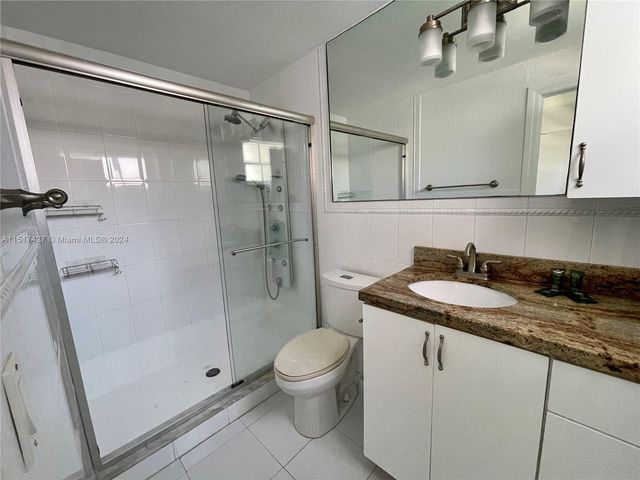 462 Golden Isles Dr 210, Hallandale Beach, FL 33009