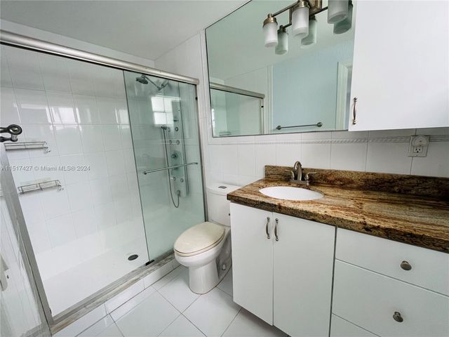 462 Golden Isles Dr 210, Hallandale Beach, FL 33009