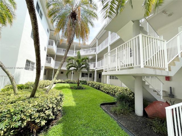 462 Golden Isles Dr 210, Hallandale Beach, FL 33009