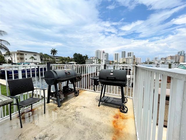 462 Golden Isles Dr 210, Hallandale Beach, FL 33009