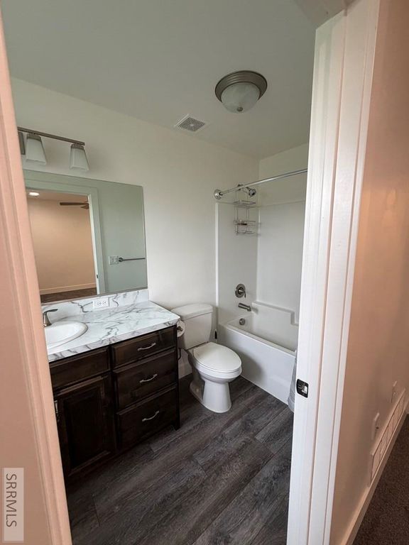 Image 13 of property listing at 3660 S Yvonne Way, Ammon, ID 83406