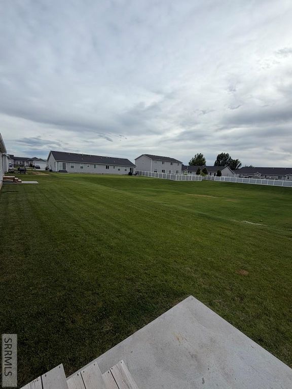 Image 14 of property listing at 3660 S Yvonne Way, Ammon, ID 83406