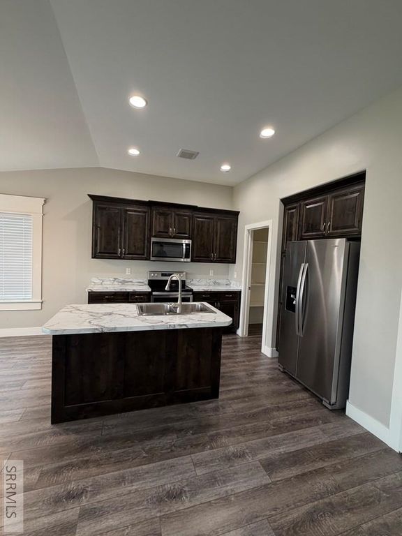 Image 3 of property listing at 3660 S Yvonne Way, Ammon, ID 83406