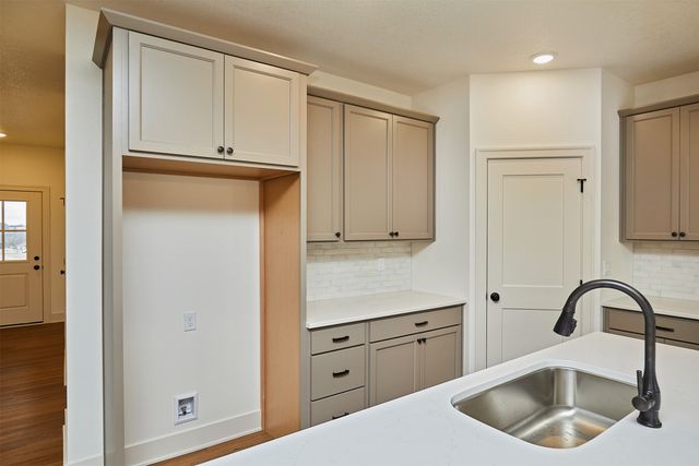 105 Golf View Drive, Osceola, IA 50213