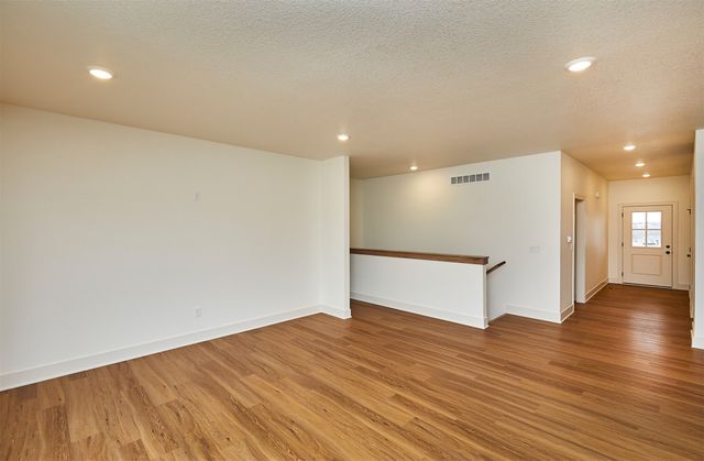 105 Golf View Drive, Osceola, IA 50213