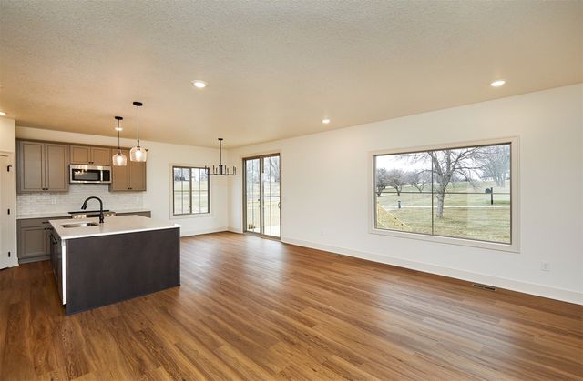 105 Golf View Drive, Osceola, IA 50213