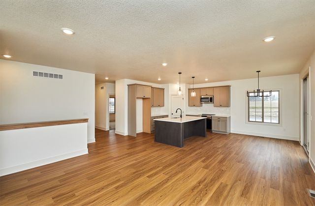 105 Golf View Drive, Osceola, IA 50213