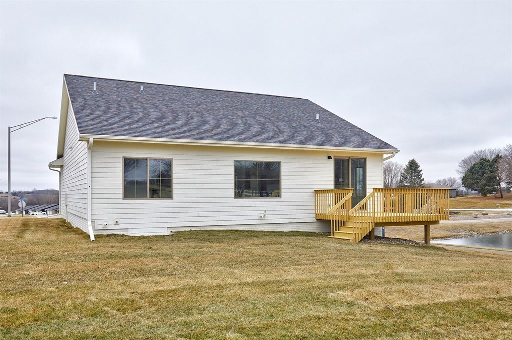 105 Golf View Drive, Osceola, IA 50213