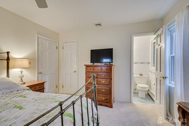 8 Adelphi Court, Edison, NJ 08837