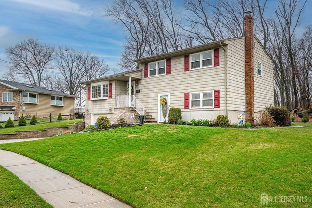 8 Adelphi Court, Edison, NJ 08837