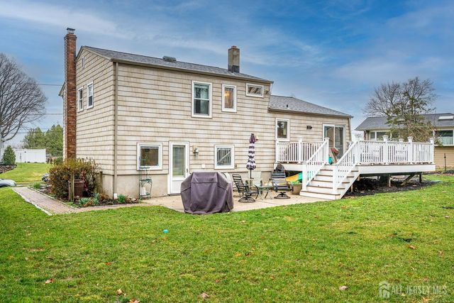 8 Adelphi Court, Edison, NJ 08837