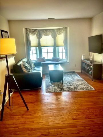 208 Gazebo Circle 208, Reading, MA 01867