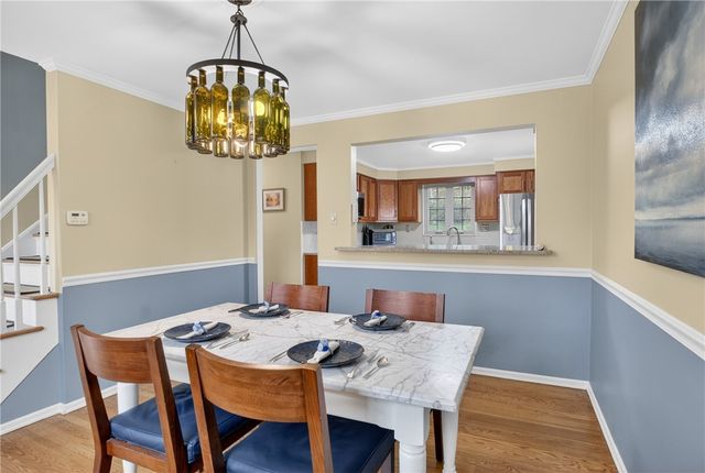 832 Ella St, Mt Lebanon, PA 15243