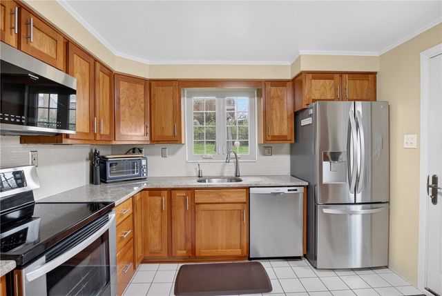 832 Ella St, Mt Lebanon, PA 15243