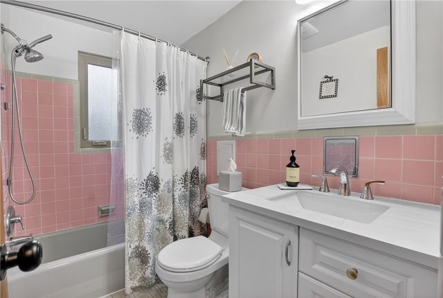 832 Ella St, Mt Lebanon, PA 15243