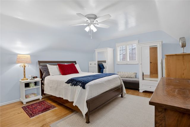 832 Ella St, Mt Lebanon, PA 15243