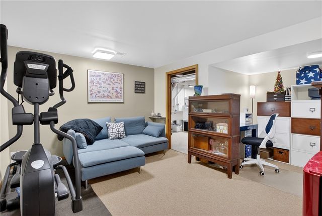 832 Ella St, Mt Lebanon, PA 15243