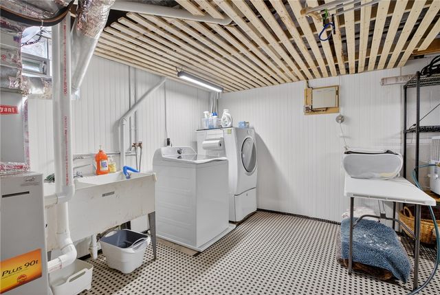 832 Ella St, Mt Lebanon, PA 15243