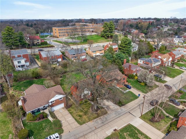 832 Ella St, Mt Lebanon, PA 15243