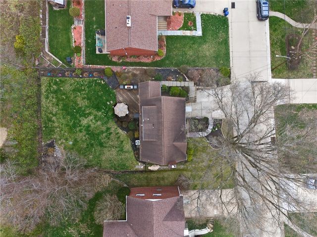 832 Ella St, Mt Lebanon, PA 15243