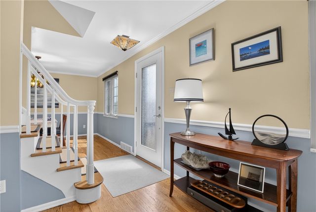 832 Ella St, Mt Lebanon, PA 15243