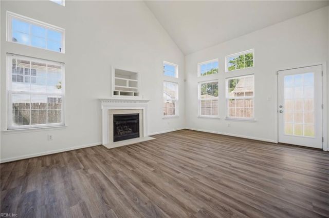 492 Shakespeare DR, Virginia Beach, VA 23452