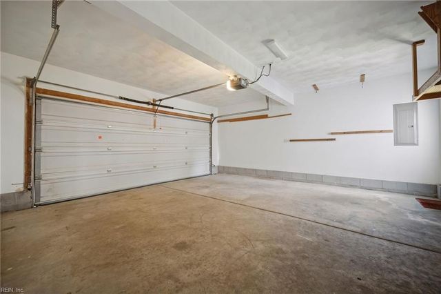 492 Shakespeare DR, Virginia Beach, VA 23452