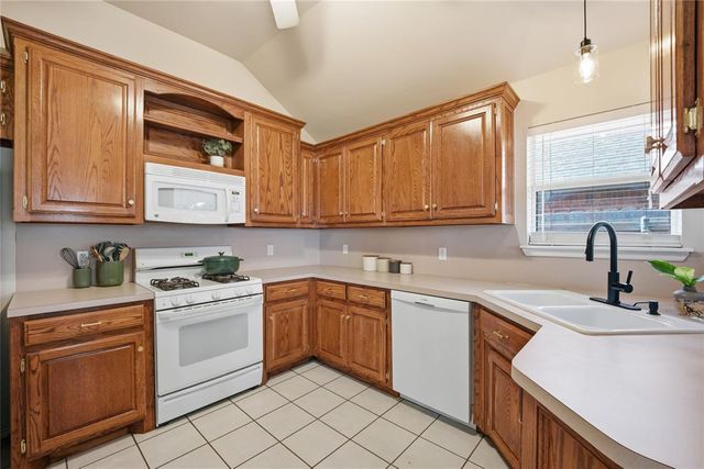 705 Cactus Court, Yukon, OK 73099