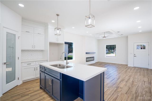 1124 Washington Avenue, Mission, TX 78572