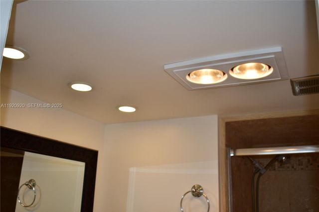 9360 Sunrise Lakes Blvd 111, Sunrise, FL 33322