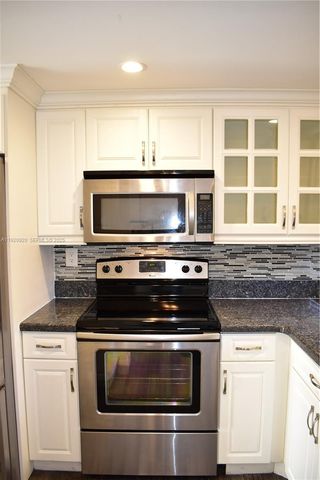 9360 Sunrise Lakes Blvd 111, Sunrise, FL 33322