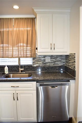 9360 Sunrise Lakes Blvd 111, Sunrise, FL 33322